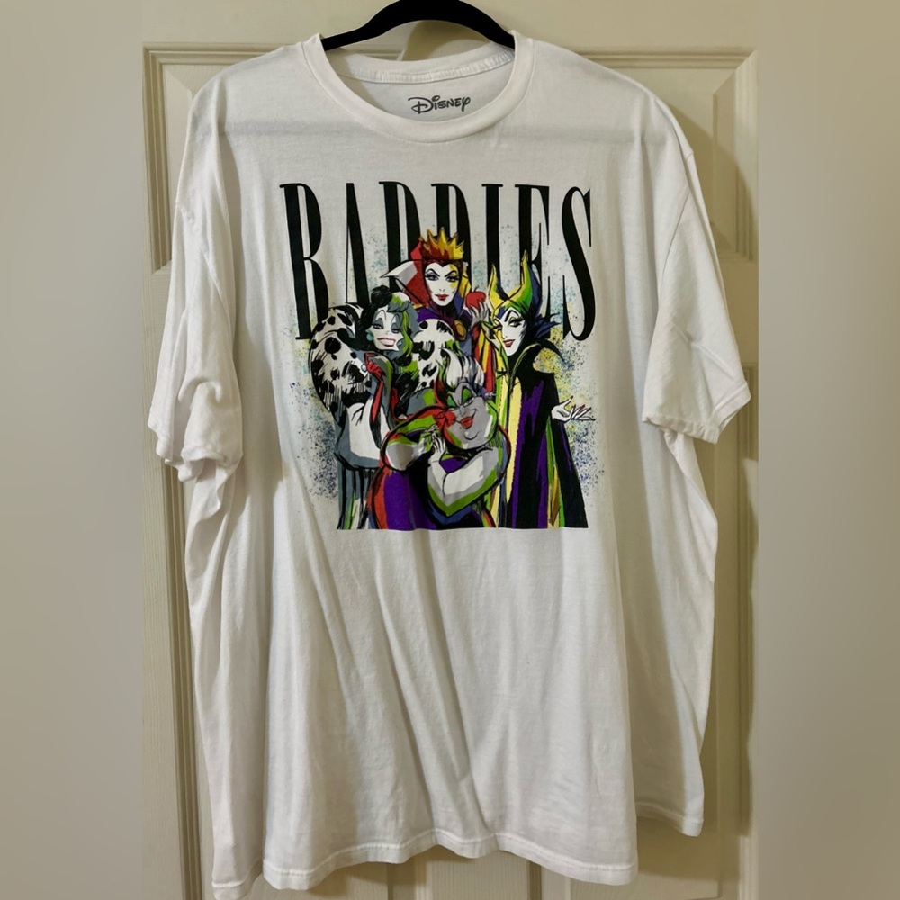 3/$15 EUC DISNEY VILLAINS BADDIES GRAPHIC TEE CASUAL NOSTALGIA